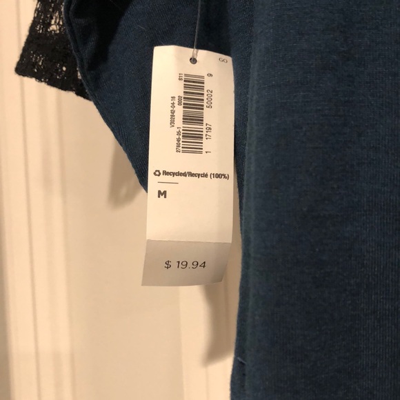 Old Navy shirt - Picture 5 of 6